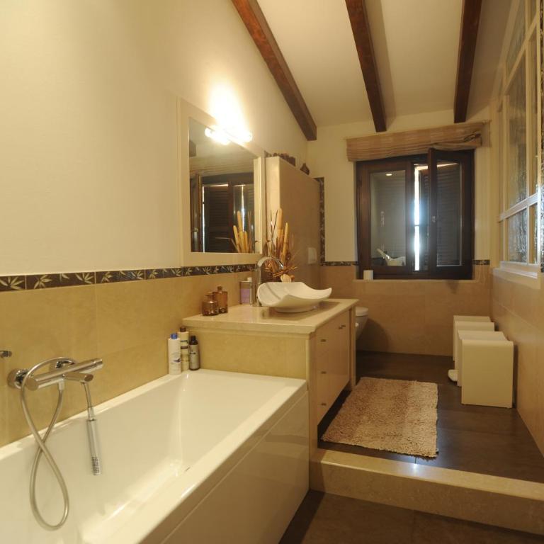 Casa Pergola 1 - Grande Appartamento per 6 ospiti - fronte piscina, parking - Three-Bedroom Apartment - 28