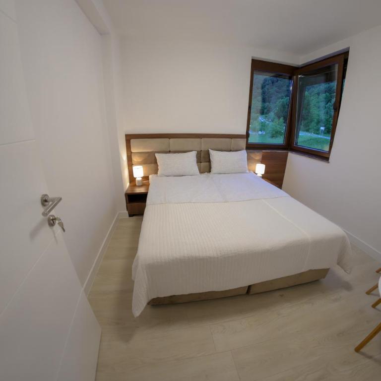 Apartments EDY - Three-Bedroom Apartment - 35