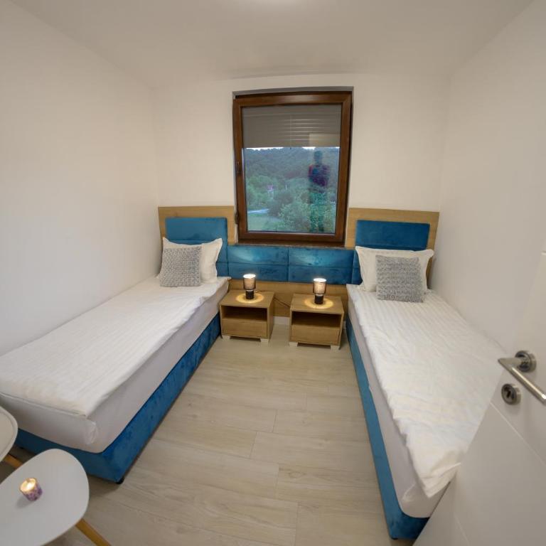 Apartments EDY - Three-Bedroom Apartment - 20