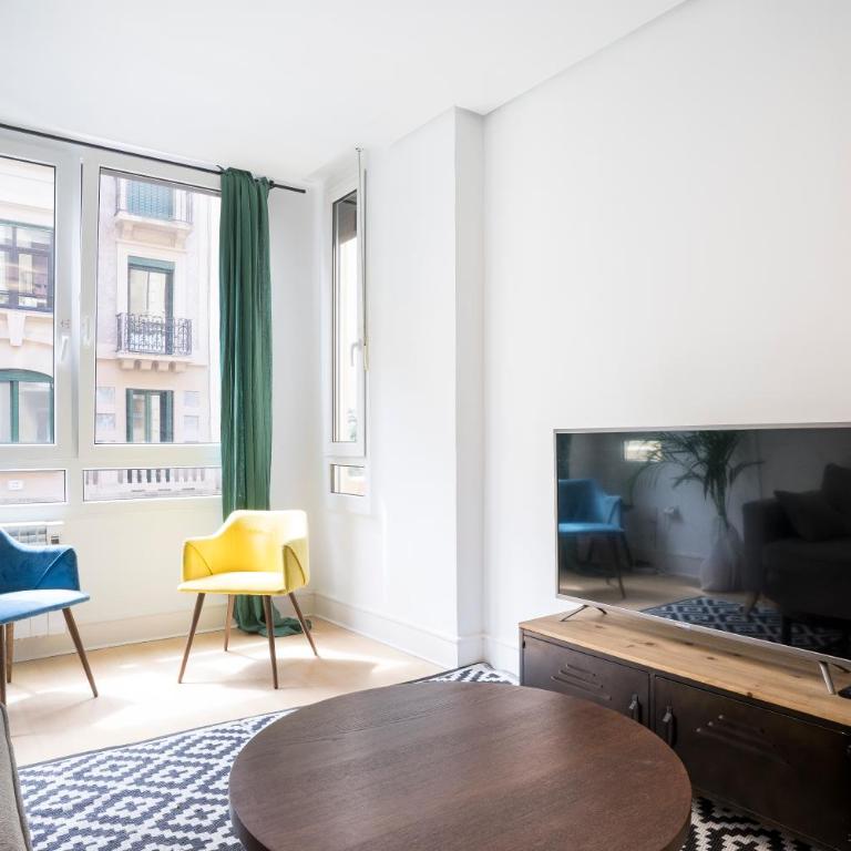 Usandizaga Apartment, Second line beach, free Parking - Apartamento de 3 dormitorios - 3