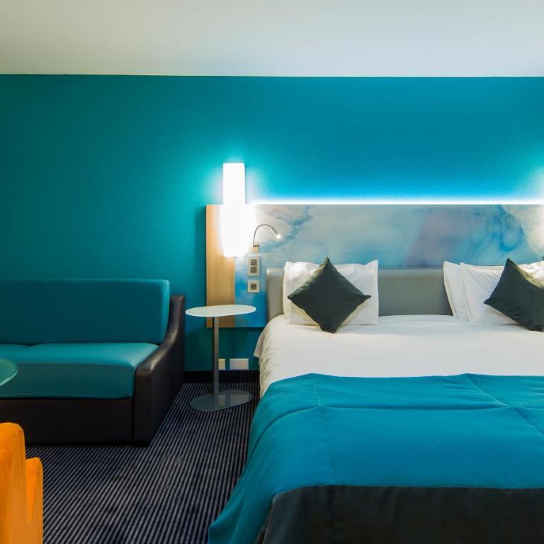 Le Bristol Leukerbad - Comfort Zimmer mit 1 Doppelbett, 1 Schlafsofa und Balkon - 2