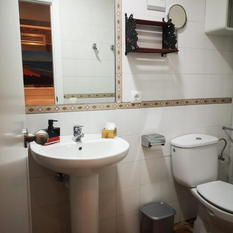 Hostal Costa De La Luz - Habitación Doble Económica - 1 o 2 camas - 4