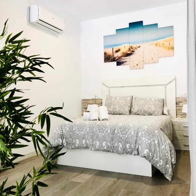 Luxury Carihuela Beach - Three-Bedroom Apartment - 1