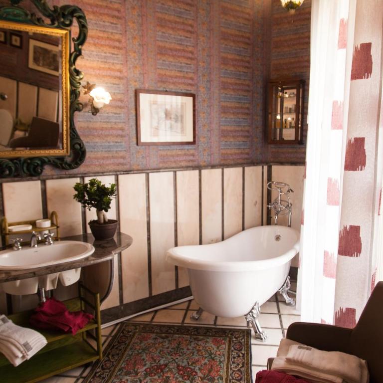Palazzo Melluso LUXURY SUITE - Deluxe Doppelzimmer mit Balkon und eigenem externem Bad - 3