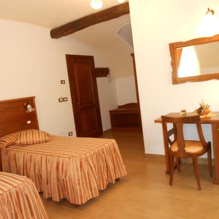 Affittacamere Les Noyers - Camera Matrimoniale/Doppia con Letti Singoli con Balcone - 16