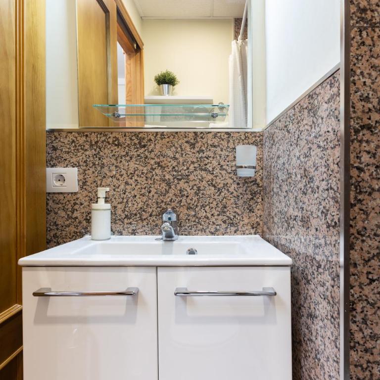 Apartamentos Ohana Los Cristianos Centro y Playa - Apartamento Estudio con vistas al mar - 4