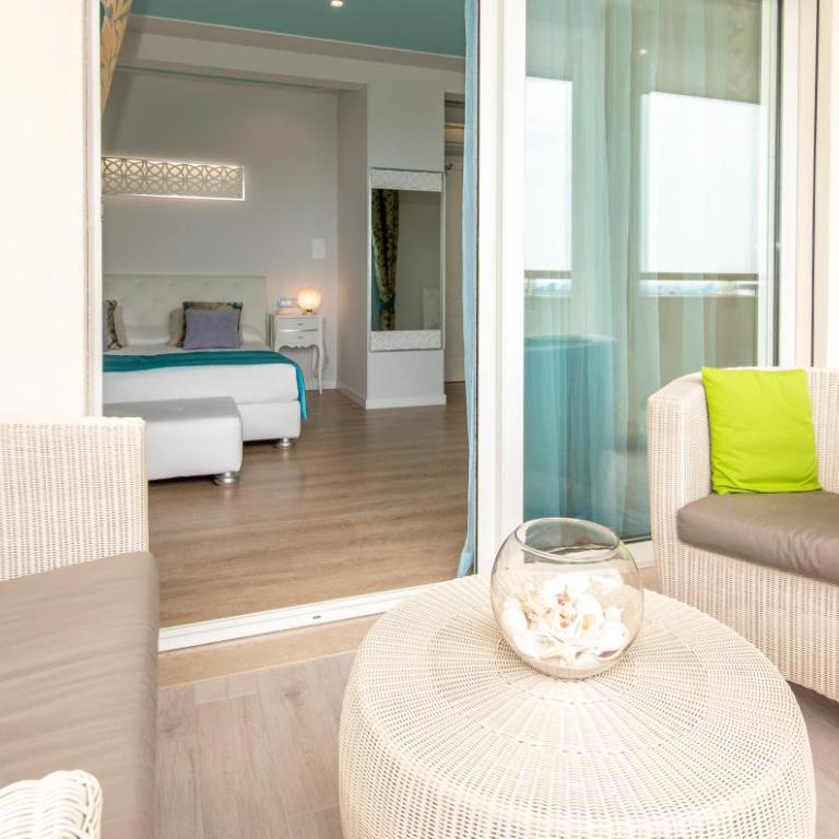 Hotel Carlton - Junior Suite with Balcony Side Sea View - 2