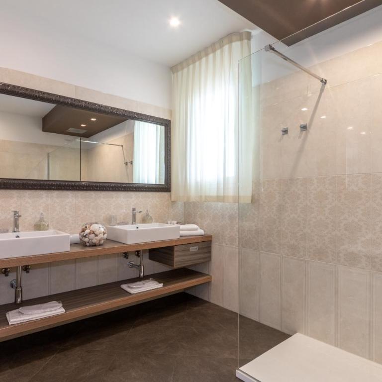 Hotel Carlton - Junior Suite with Balcony Side Sea View - 3