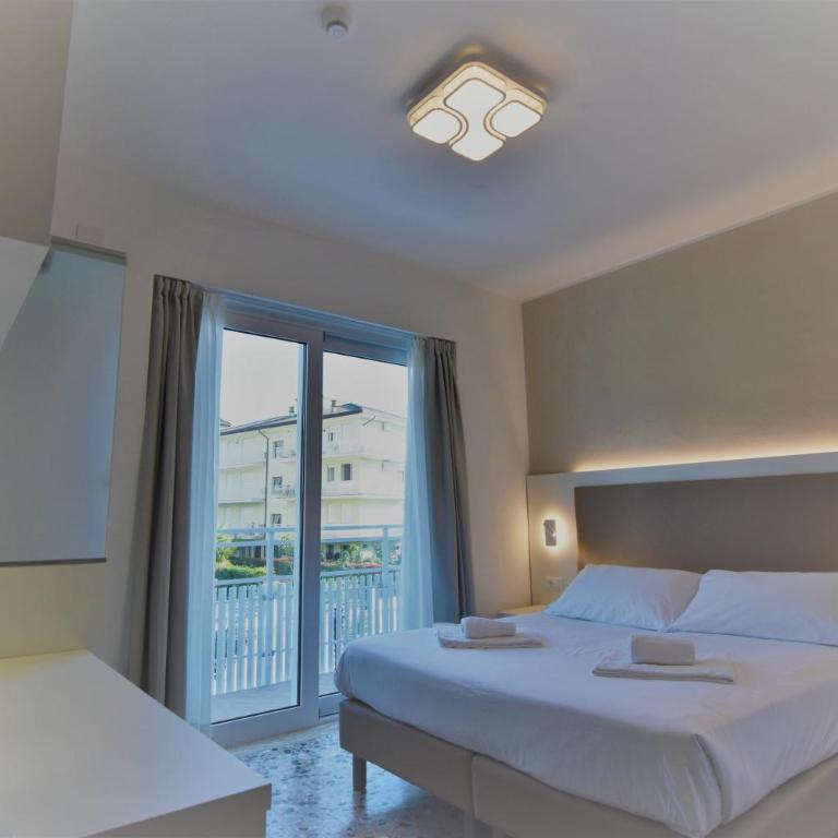 Hotel Atenea Golden Star - Camera Matrimoniale con Balcone - 1
