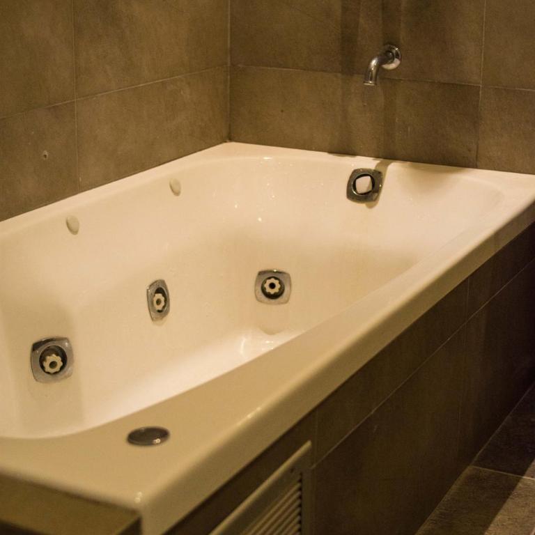 Santinos Suites - Double Room with Spa Bath - 1