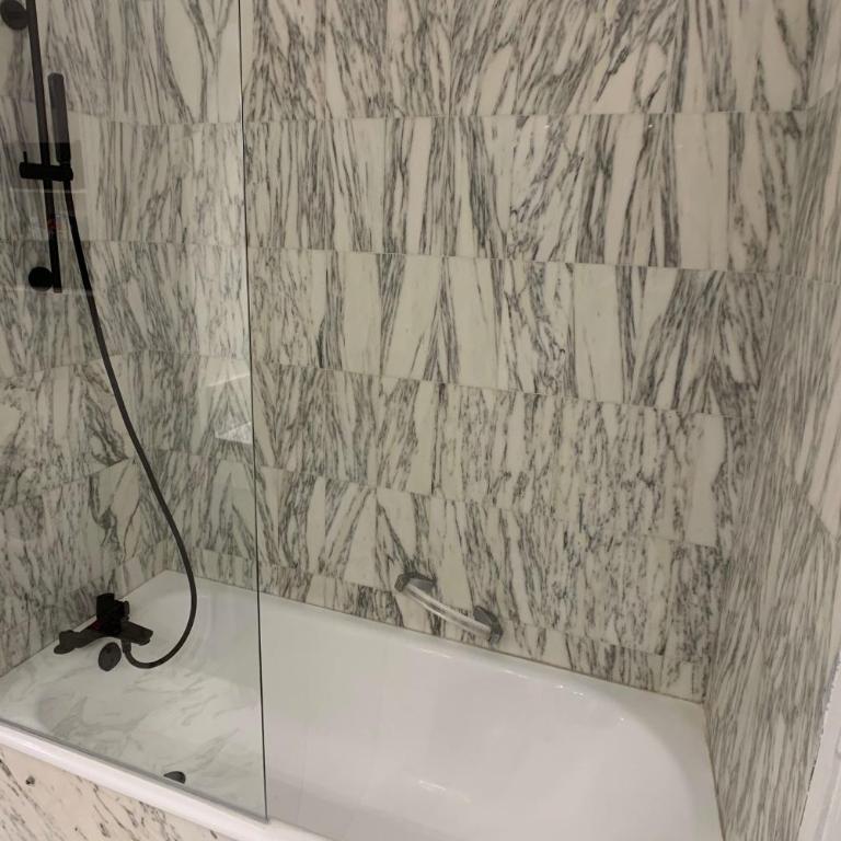 GALETS BLEUS -Vu Mer-Piscine-Clim-Fibre- - Appartement - 18