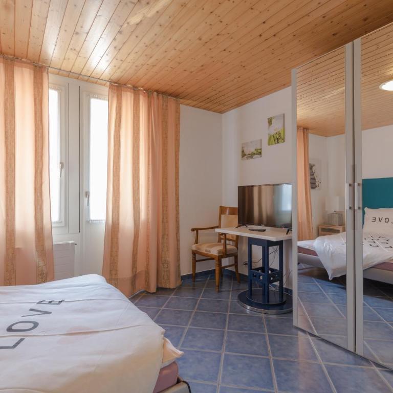 Swiss Mountains Apartments - Three-Bedroom Apartment - 11