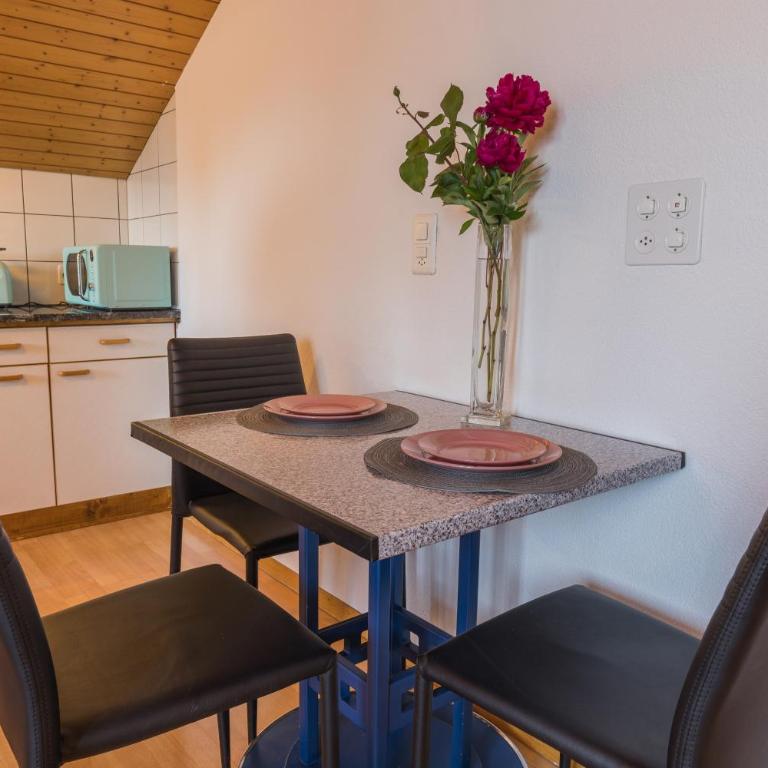 Swiss Mountains Apartments - Three-Bedroom Apartment - 7