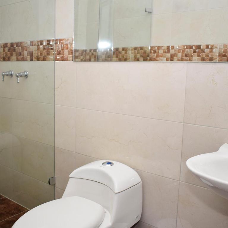 Sixth House Suite - Deluxe Queen Room - 5