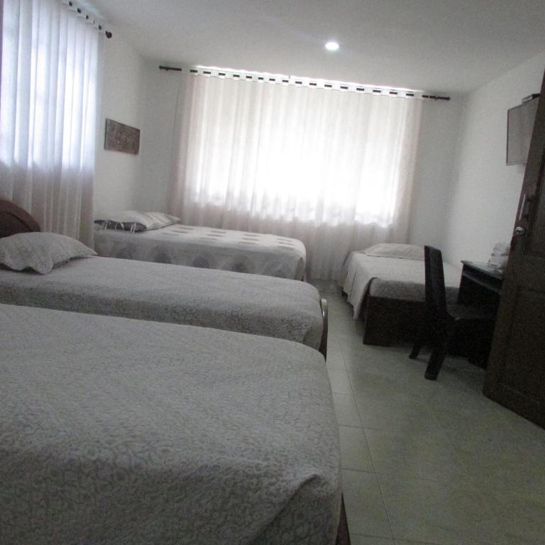 Posada Hostal Miss Marlly - Family Room with Private Bathroom - 3