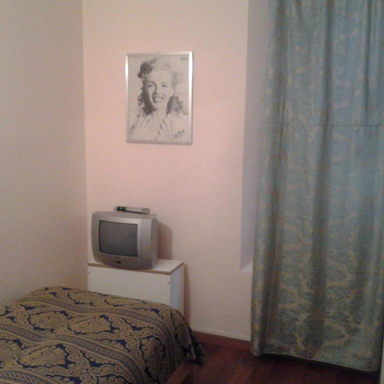 Hotel Perla - Camera Singola con Bagno Privato Esterno - 3
