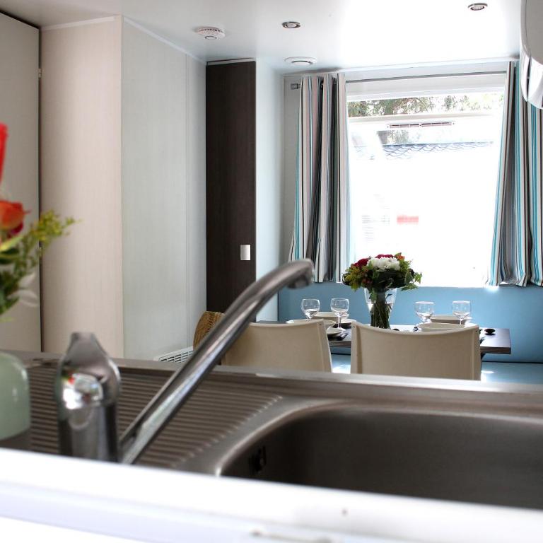 Camping Resort Les Champs Blancs - Mobile Home - 3