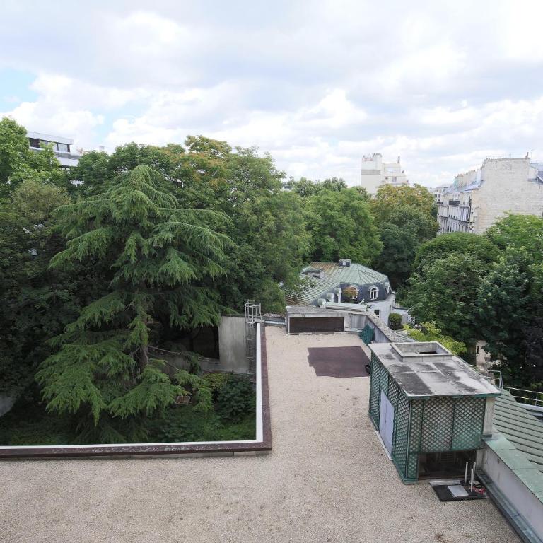 Chic Two Bedroom Apartment steps from Champs Elysees - Appartement 2 Chambres - 11