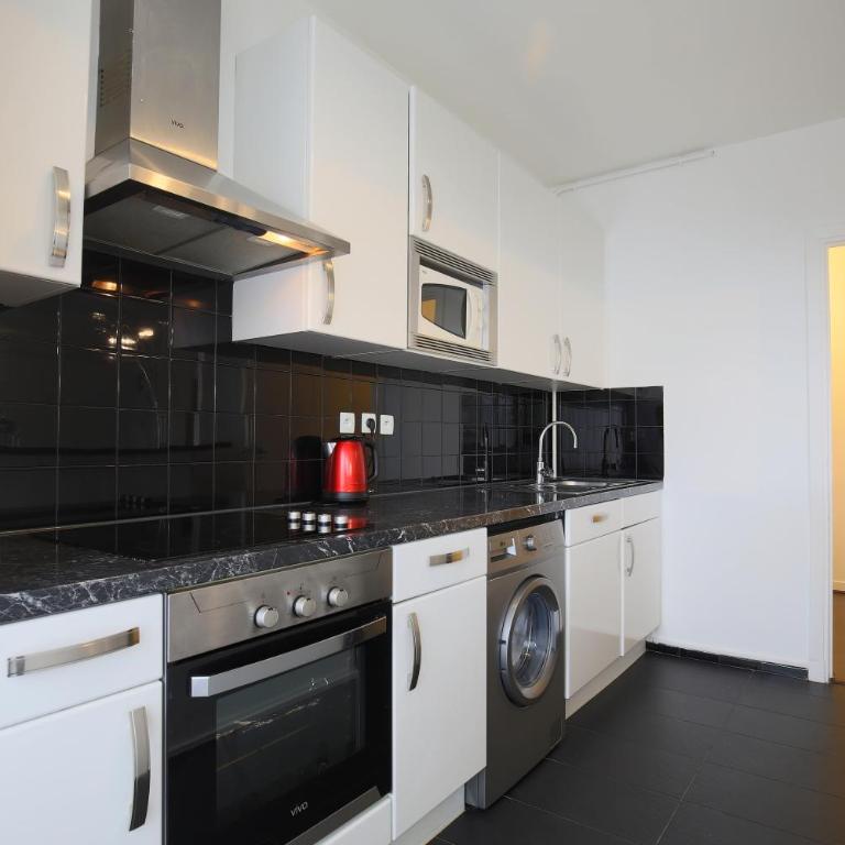 Chic Two Bedroom Apartment steps from Champs Elysees - Appartement 2 Chambres - 7