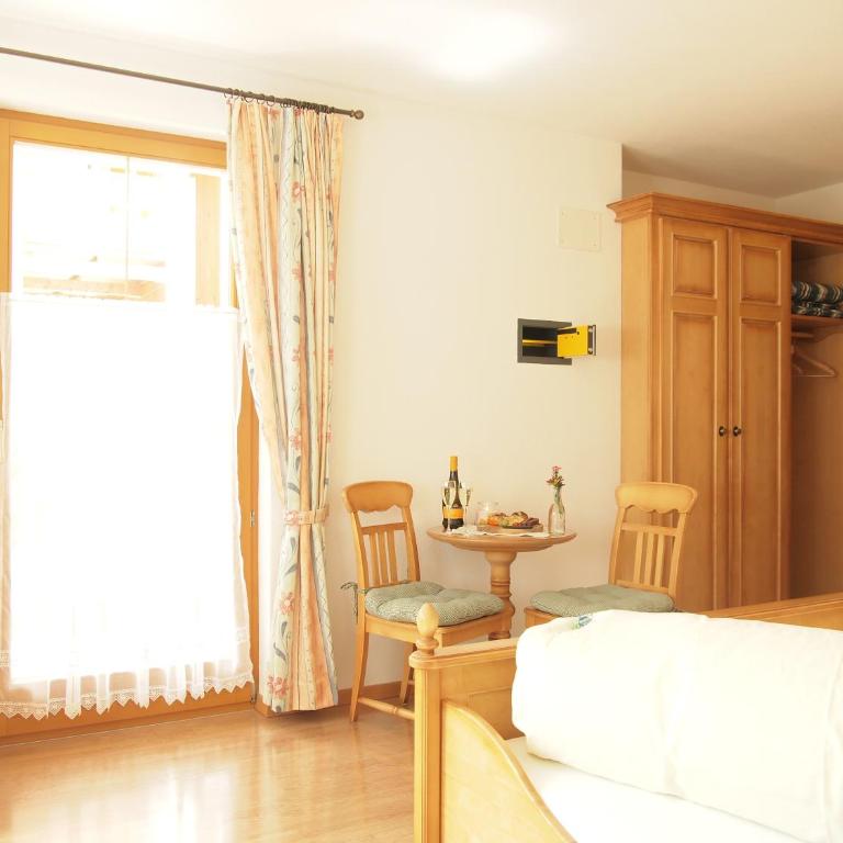 Apart-Garni Motnaida - Großes Doppelzimmer mit Balkon - 5
