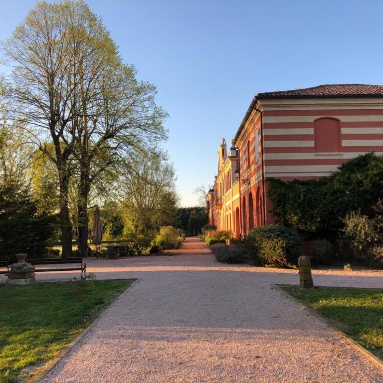 Villa Contessa Massari Ferrara - Three-Bedroom Apartment - 20