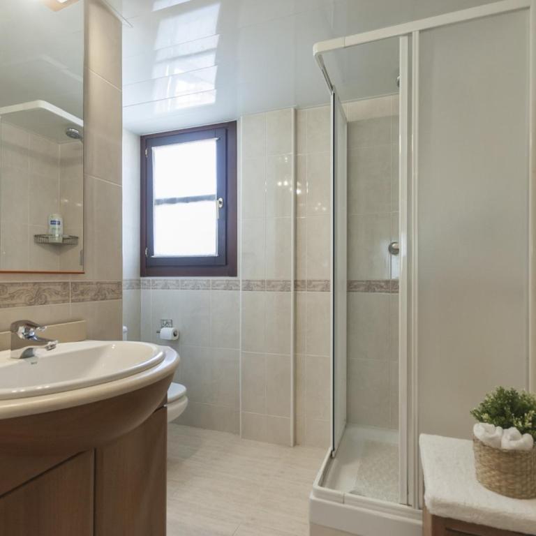 Lets Holidays Centric apartment with parking - Apartamento de 2 dormitorios - 12