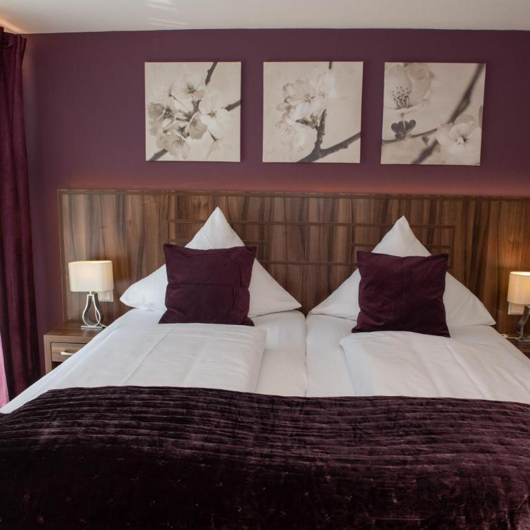 ZUM SCHLOSS - Boutique-Hotel - Doppelzimmer mit Balkon - 13