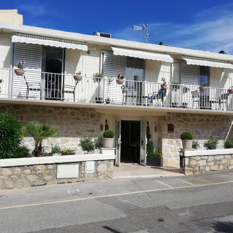 Hotel Miramar- Cap d'Antibes - La Garoupe plage - Chambre Double avec Balcon - Vue Latérale sur Mer - 10