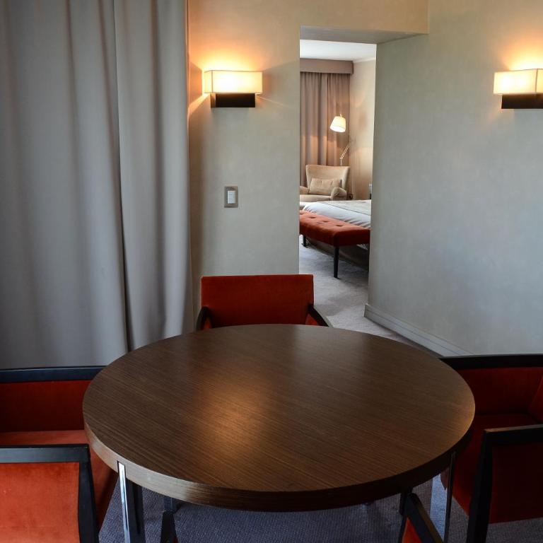 Howard Johnson Plaza Resort & Casino Mayorazgo - Corner Suite - 6