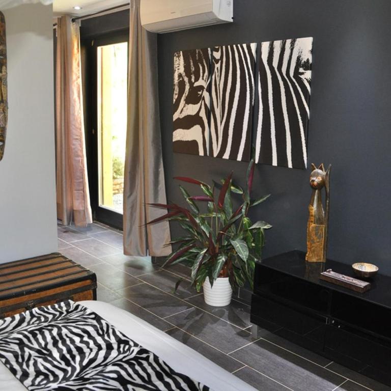 Villa-Carroubier - Deluxe Suite - 1