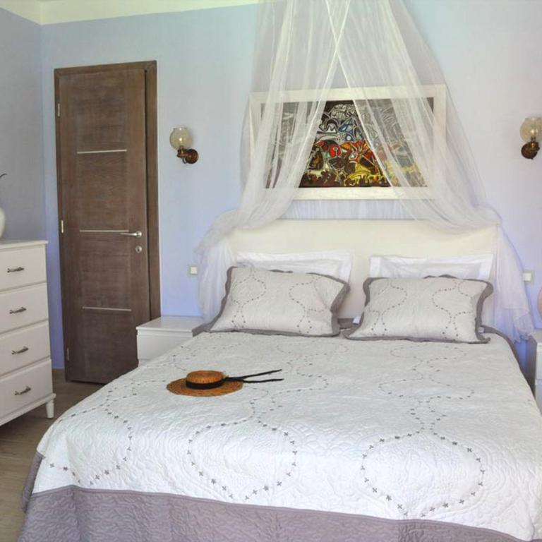 Villa-Carroubier - Deluxe Double Room - 3