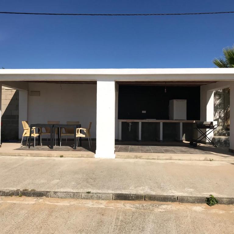 Chalet en Conil, descansa y disfruta BBQ AIRE PISCINA PARKING - Casa de 3 dormitorios - 5