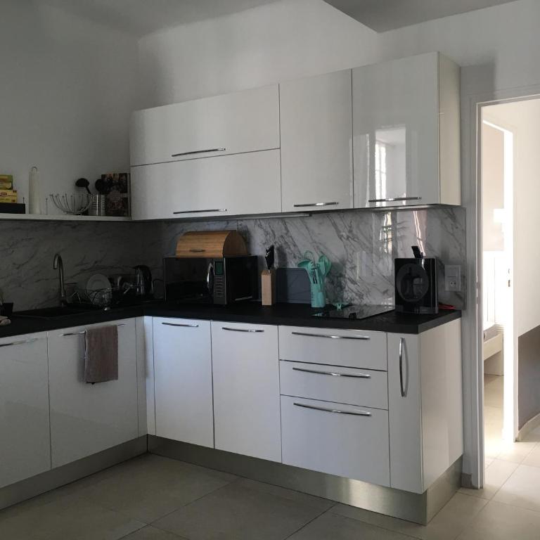 Bandol, vue panoramique sur la mer, la plage, le port - Apartment mit 2 Schlafzimmern - 11