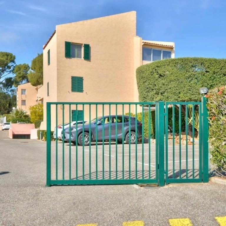 Studio avec piscine, proche plages - Appartement - 10
