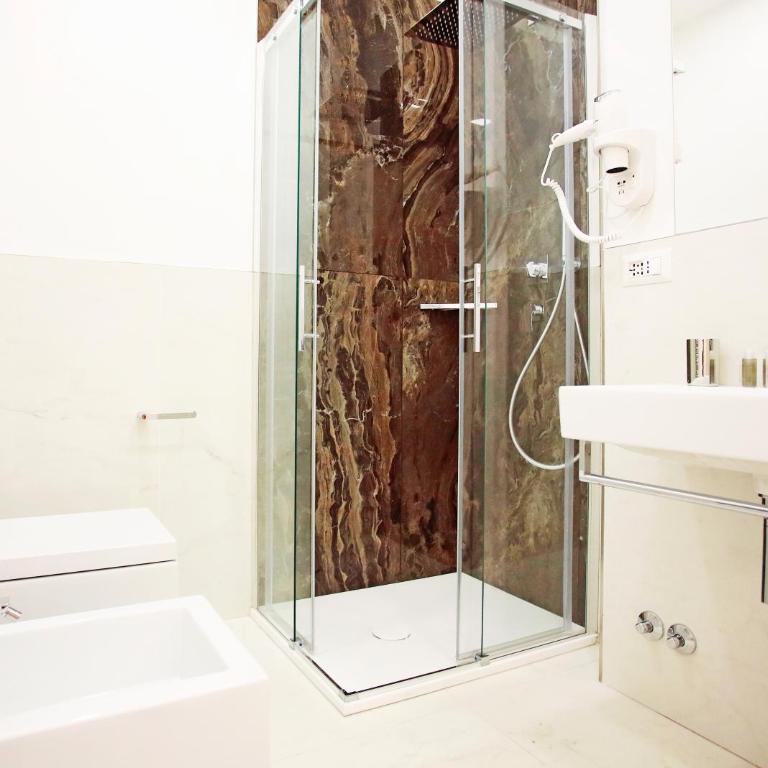 HeMi Suites - Deluxe Double Room - 2