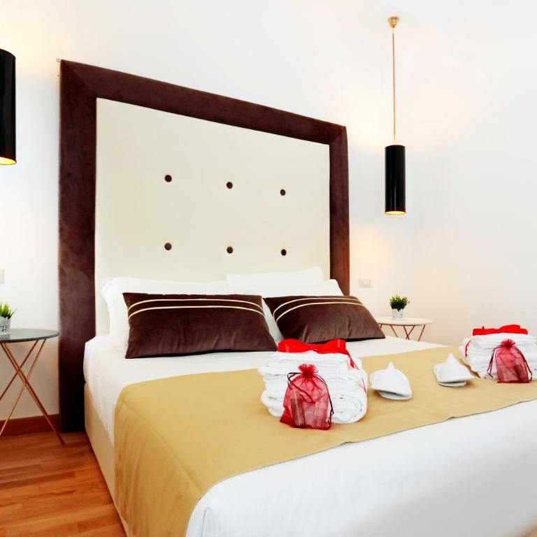 HeMi Suites - Double or Twin Room - 5
