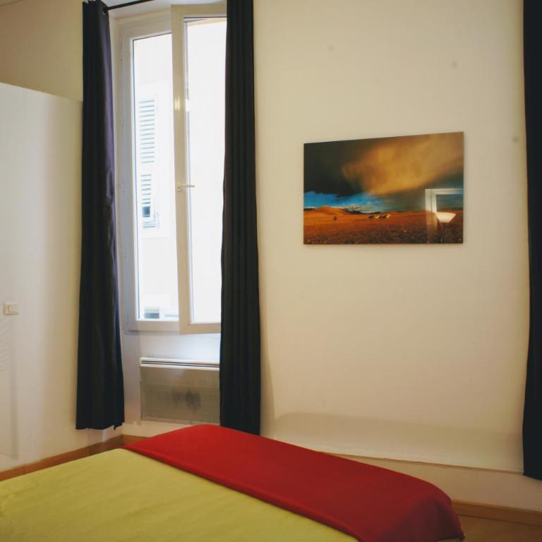 Ze Perfect Place - Spacieux appartement - Cours Saleya - 2 CHB - 2 SDB - AC - Two-Bedroom Apartment-no lift- 2nd floor - 5