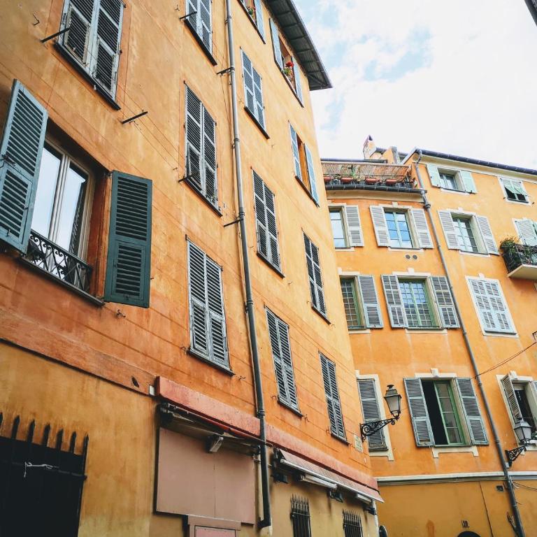Ze Perfect Place - Spacieux appartement - Cours Saleya - 2 CHB - 2 SDB - AC - Two-Bedroom Apartment-no lift- 2nd floor - 13