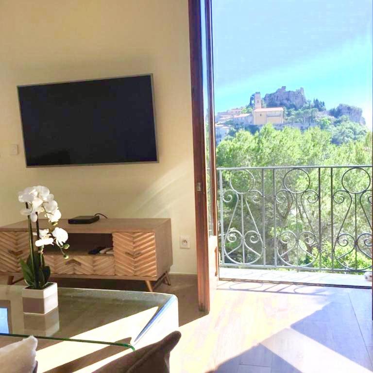 Villa d exception avec terrasse, jacuzzi, vue mer, parking, en plein cœur du village de Eze - Villa - Vue sur Mer - 6