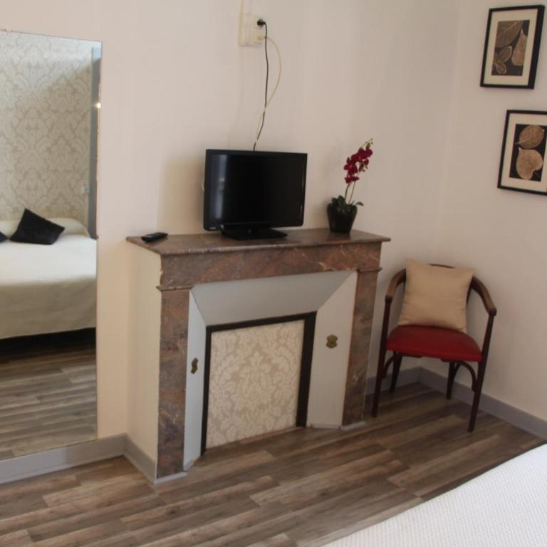 Hotel Au Chapon Fin - Chambre Triple - 3