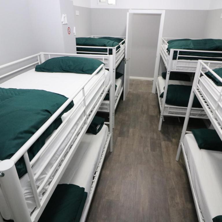 Madrid Downtown Hostel - Bunk Bed in Mixed Dormitory Room - 13