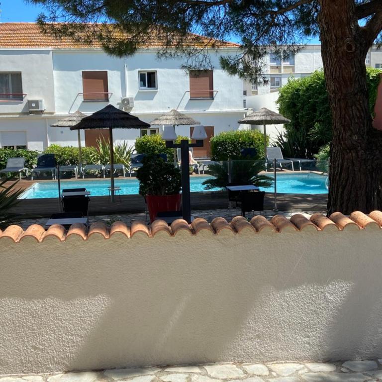 Hôtel Neptune - Studio - Vue sur Piscine - 4