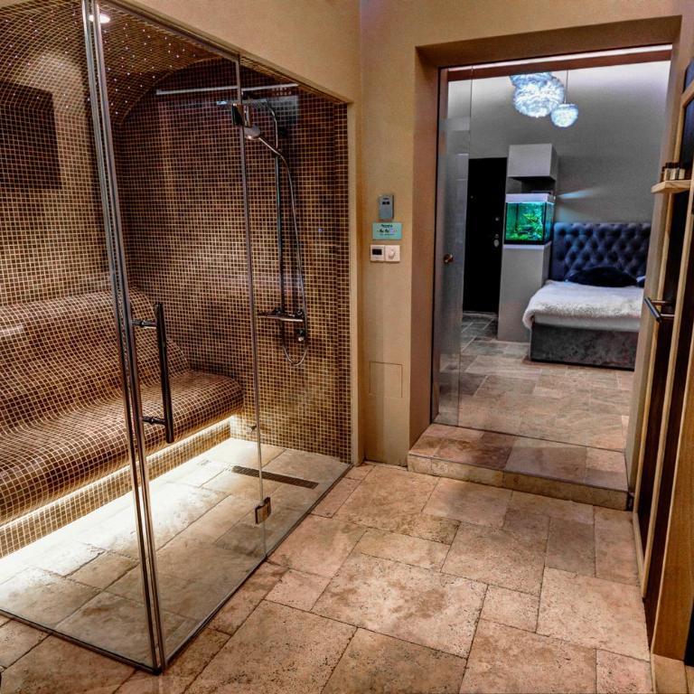 Apartments Marconio Wellness Club - Deluks Dvokrevetna Soba sa Bračnim Krevetom, Spa Kadom i Saunom - 2