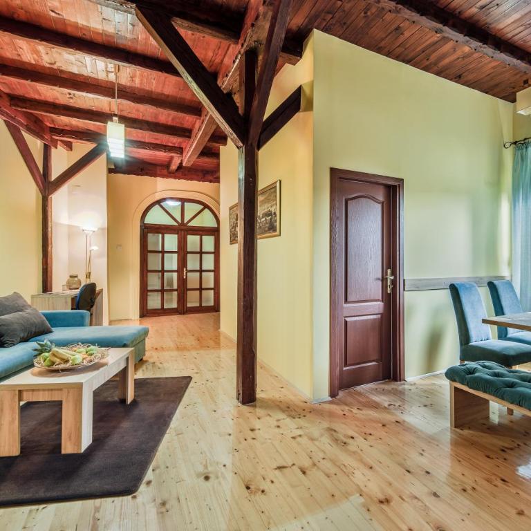 DuMalux apartment - Three-Bedroom Apartment - 1
