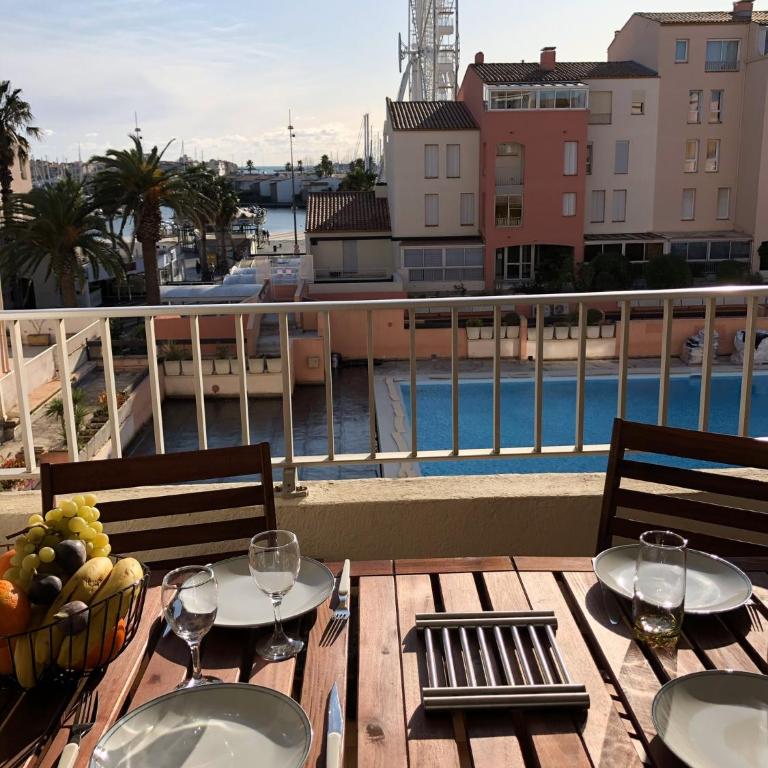 Cap d’Agde Centre port avec parking privé et belle vue port et mer - Apartment mit 1 Schlafzimmer - 2