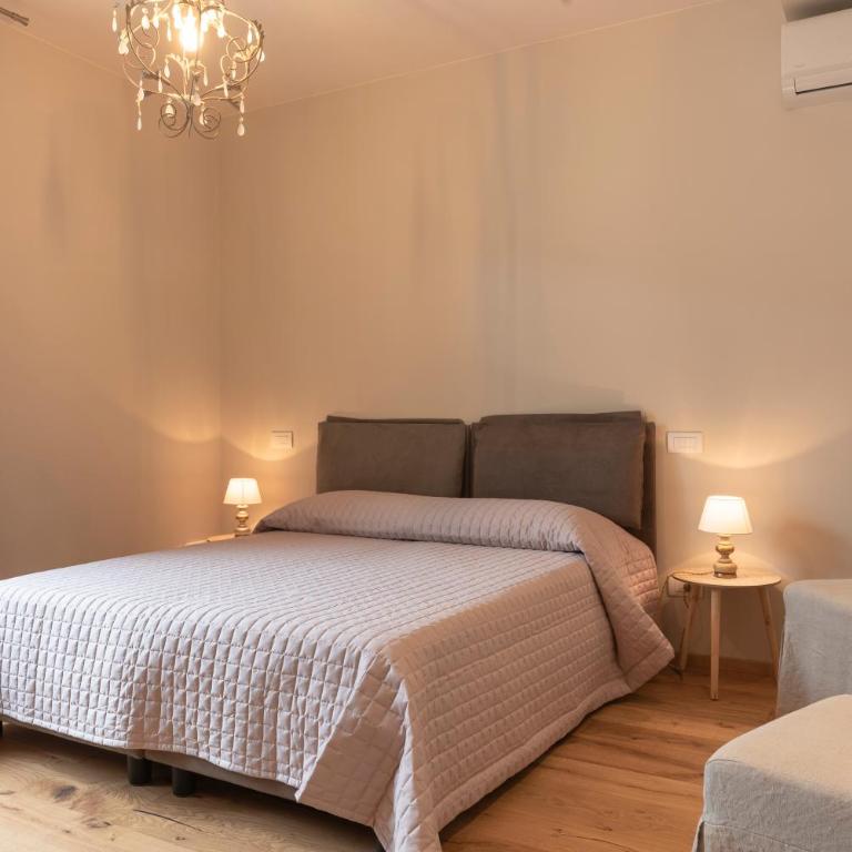 IN LUCUS Guest House - Camera Matrimoniale con Bagno Privato - 3