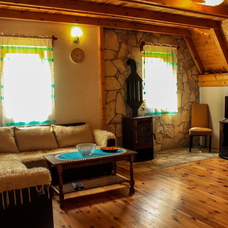 Vikendica Anja - Two-Bedroom Chalet - 15