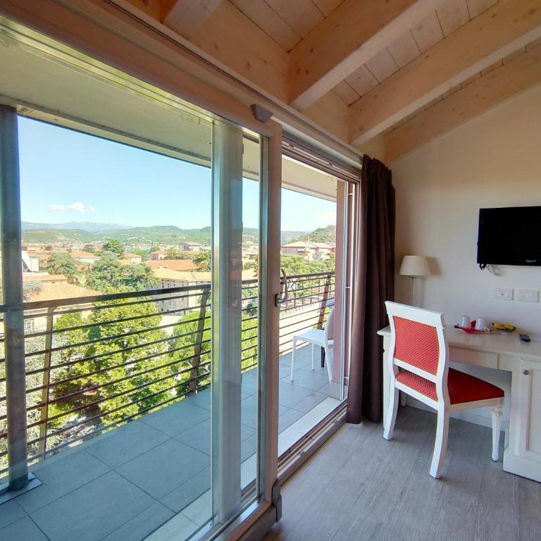 Nuova Opera Rooms & Apartments - Camera Matrimoniale con Balcone - 3