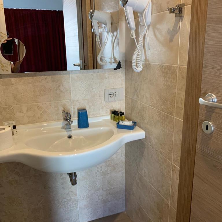 Hotel Stradivari - Camera Quadrupla Comfort - 4