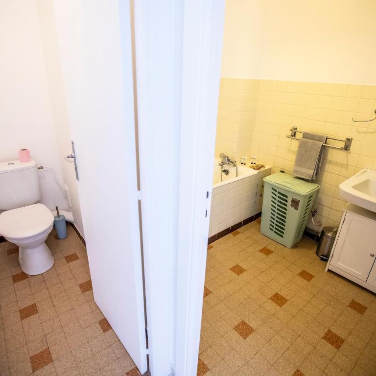 ++++ renovated cosy 50m2 sunny flat / balcony / close to beach and to the Palais des festivals ++++ - Appartamento con 1 Camera da Letto - 25